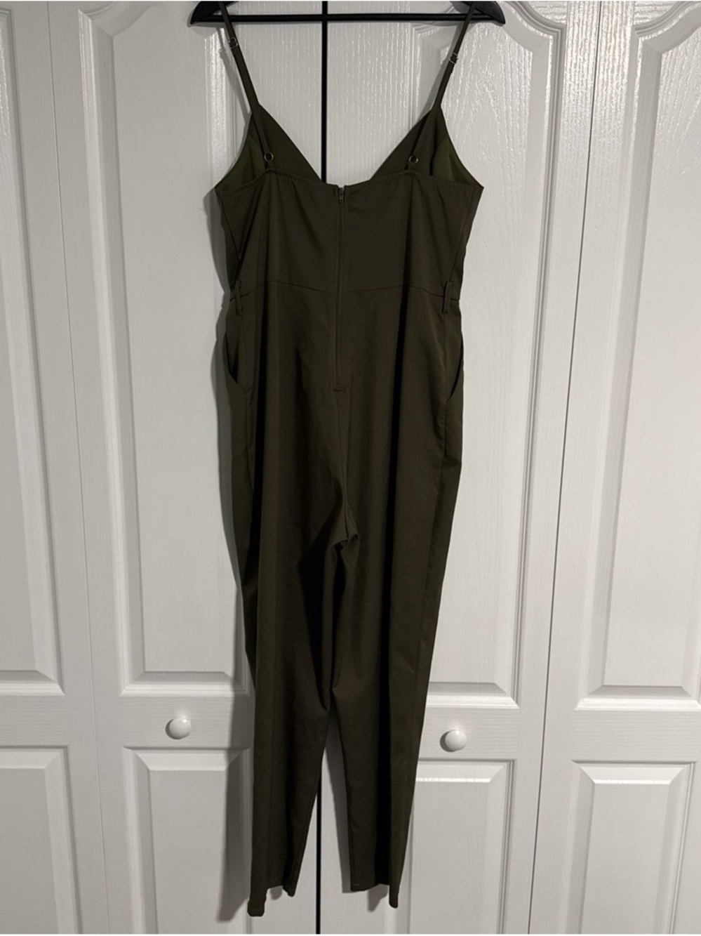 Windsor Olive Green Sleeveless V-Neck Jumpsuit Medium - Picture 2 of 7